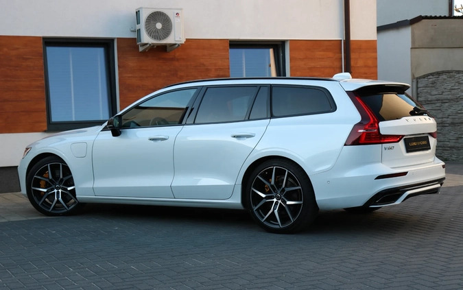 Volvo V60 cena 116500 przebieg: 182400, rok produkcji 2019 z Zelów małe 781